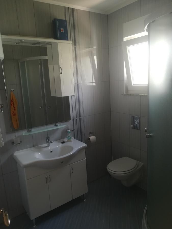 Apartmani Ivka Brodarica  Esterno foto