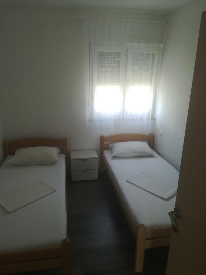 Apartmani Ivka Brodarica  Esterno foto